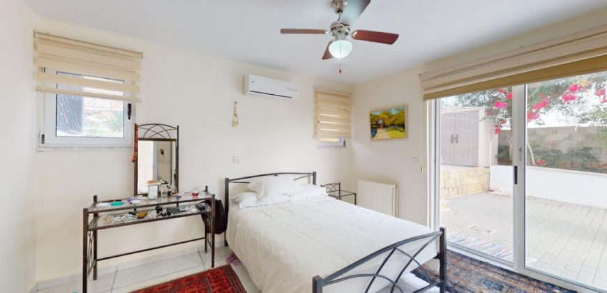 Paphos Tala 6 Bedroom House For Sale DLHP0505