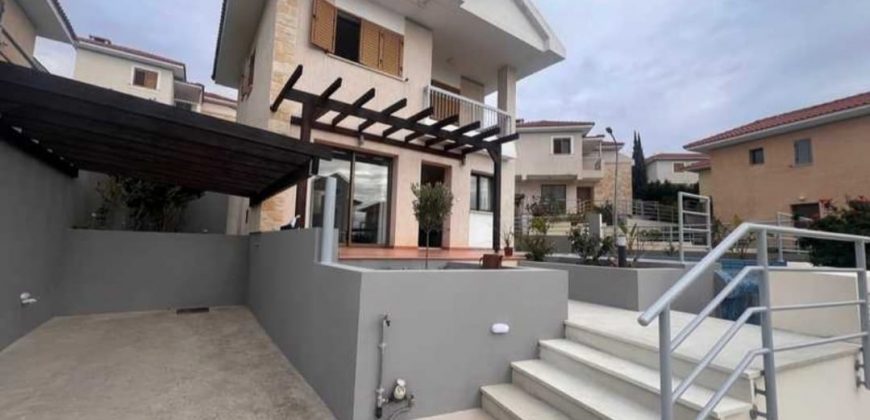 Paphos Konia 2 Bedroom Villa For Rent XRP081