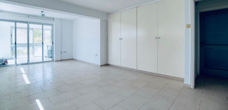 Paphos Pegeia 5 Bedroom House For Sale DLHPK00014