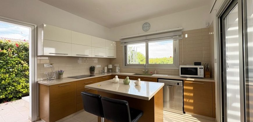Paphos Geroskipou 7 Bedroom Villa For Sale MYM10286