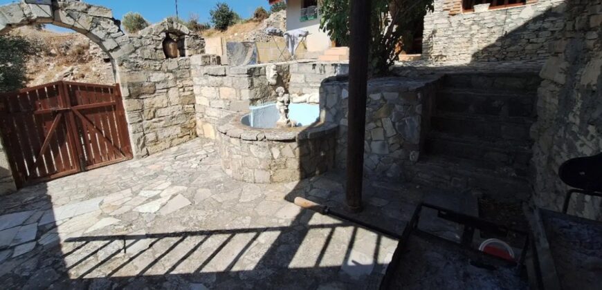 Paphos Filousa Kelokedaron 2Bdr Traditional House For Sale DTC4022