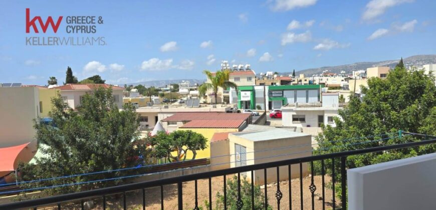 Paphos Chlorakas 2 Bedroom Apartment For Sale DLHLM00045