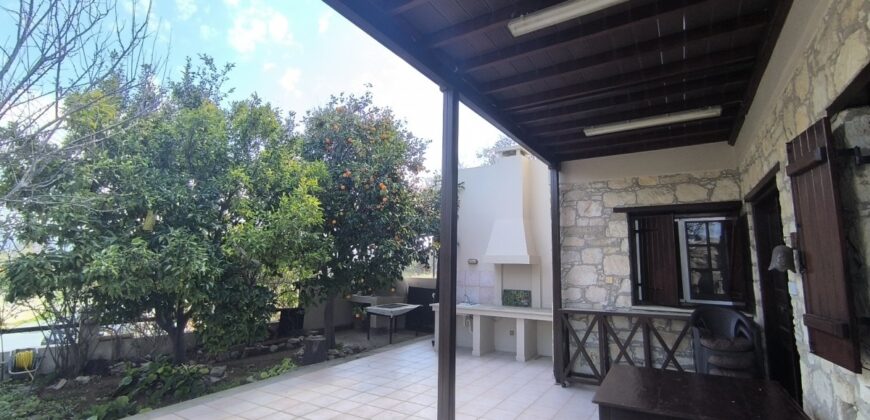 Paphos Akourdaleia Pano 2Bdr Traditional House For Sale DTC4160