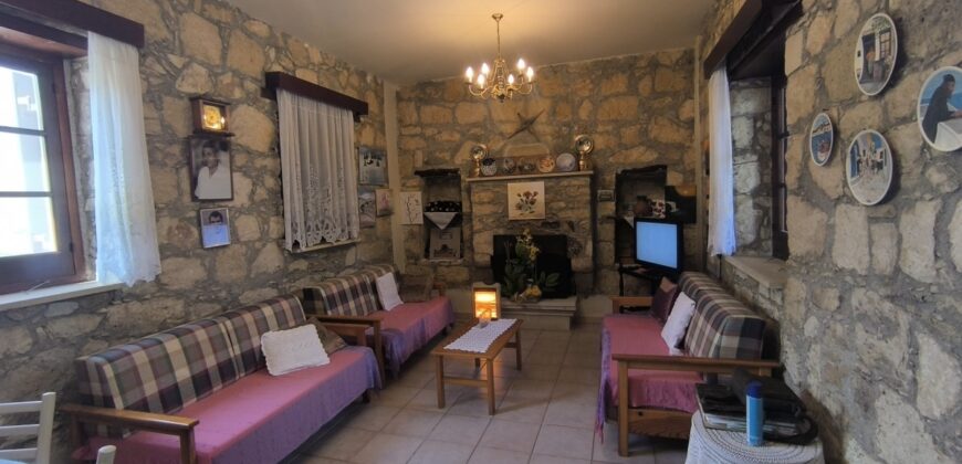 Paphos Akourdaleia Pano 2Bdr Traditional House For Sale DTC4160