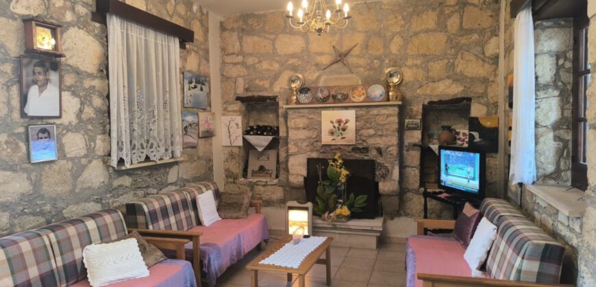 Paphos Akourdaleia Pano 2Bdr Traditional House For Sale DTC4160