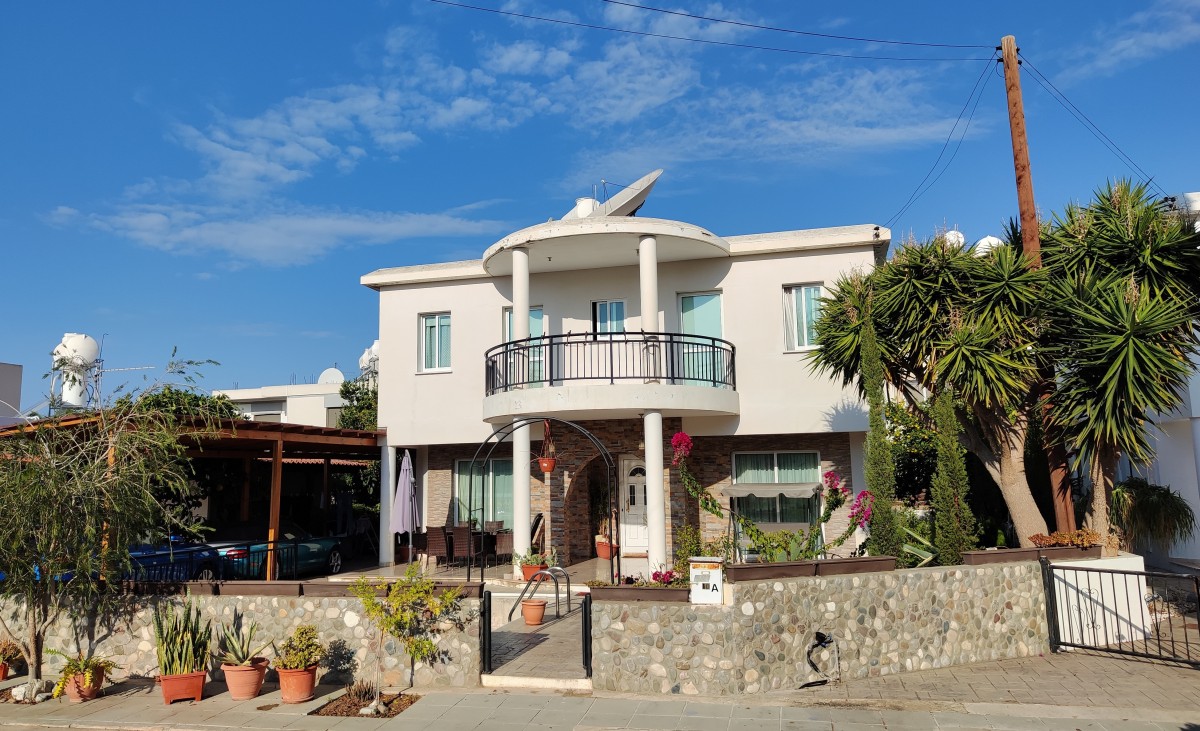 Paphos Kato Paphos Paphos 4 Bdr Detached Villa Resale For Sale WWR30987