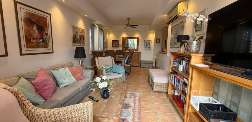 Kato Paphos Paphos 3 Bedroom Apartment For Sale LGP0102036