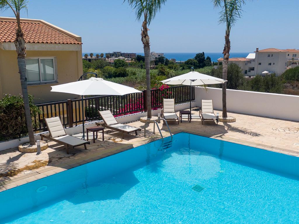 Paphos Chloraka 2Bdr Maisonettes and Flats For Sale AMRCG11225