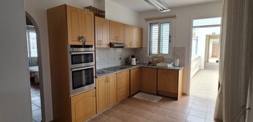 Paphos Universal Area Apartment For Sale KTM108342