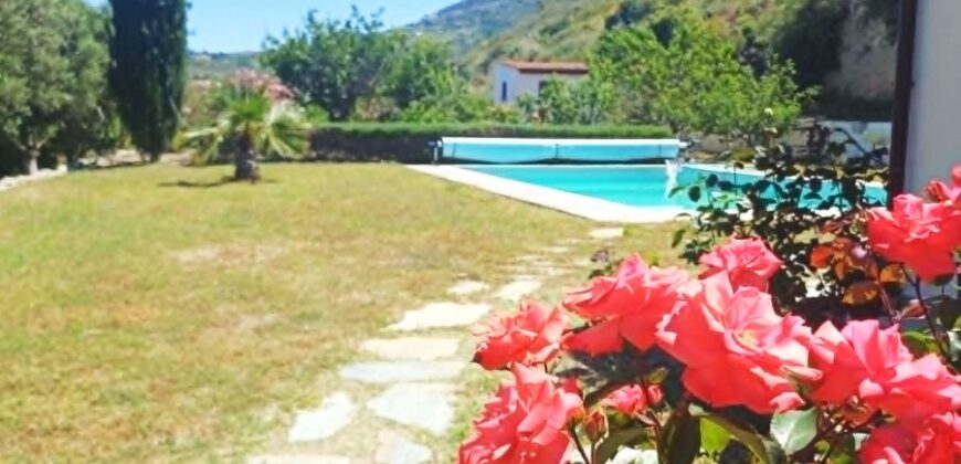 Paphos Praitori 4 Bedroom Villa For Sale KWSL0137S