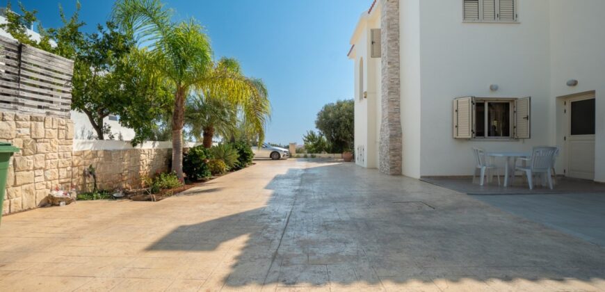 Paphos Yeroskipou 3 Bedroom Villa For Sale BSH44630