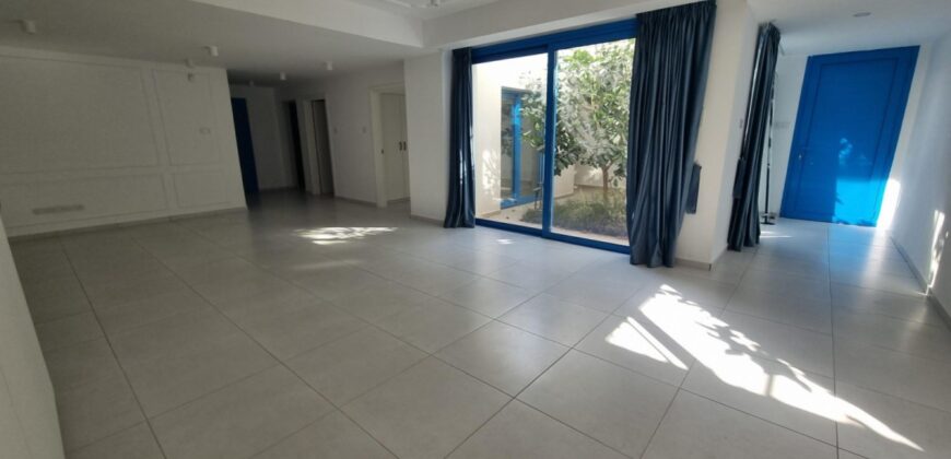 Paphos Chlorakas Paphos 4Bdr Semi Detached Villa For Sale WWR31273