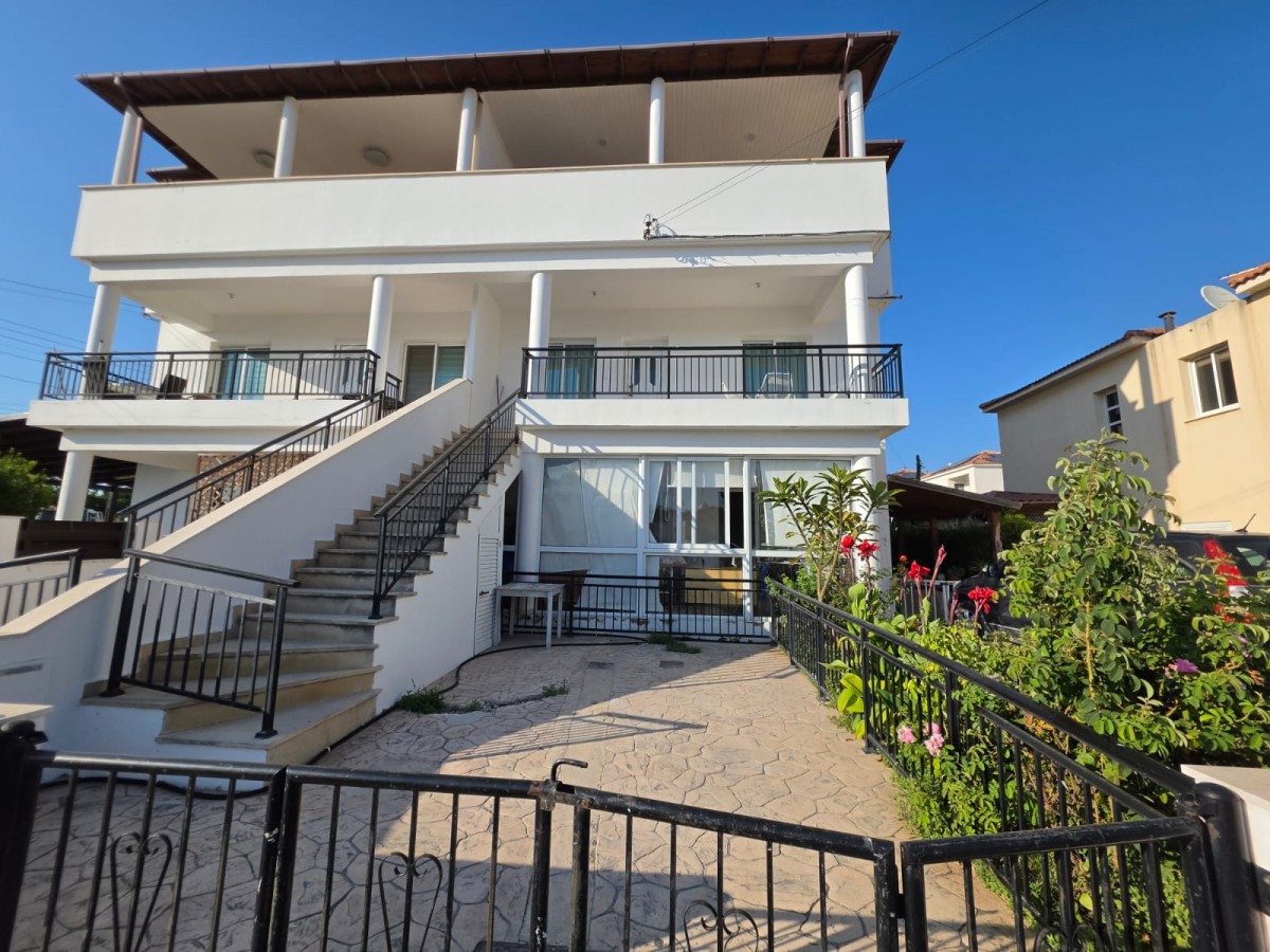 Paphos Kato Paphos – Universal 4Bdr Town House For Rent DTC4983