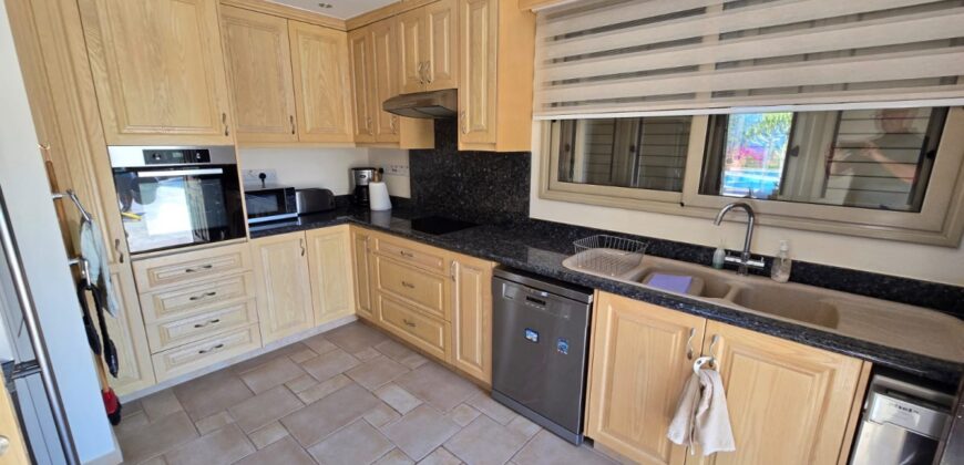 Paphos Peyia 4 Bedroom Villa For Sale KW7WT0025S