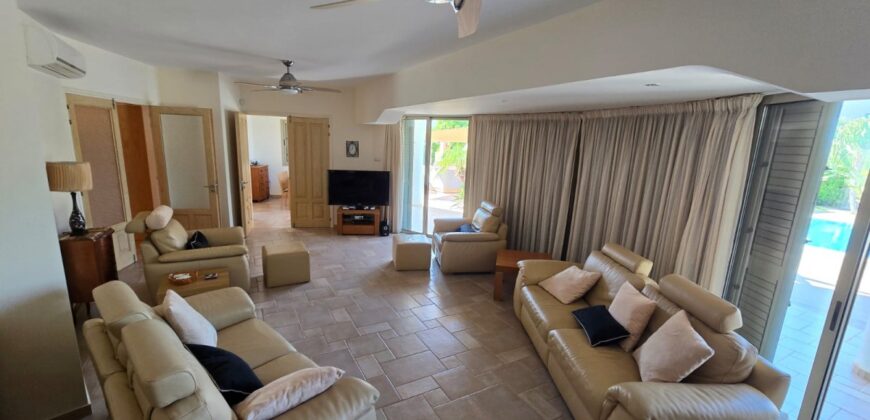 Paphos Peyia 4 Bedroom Villa For Sale KW7WT0025S