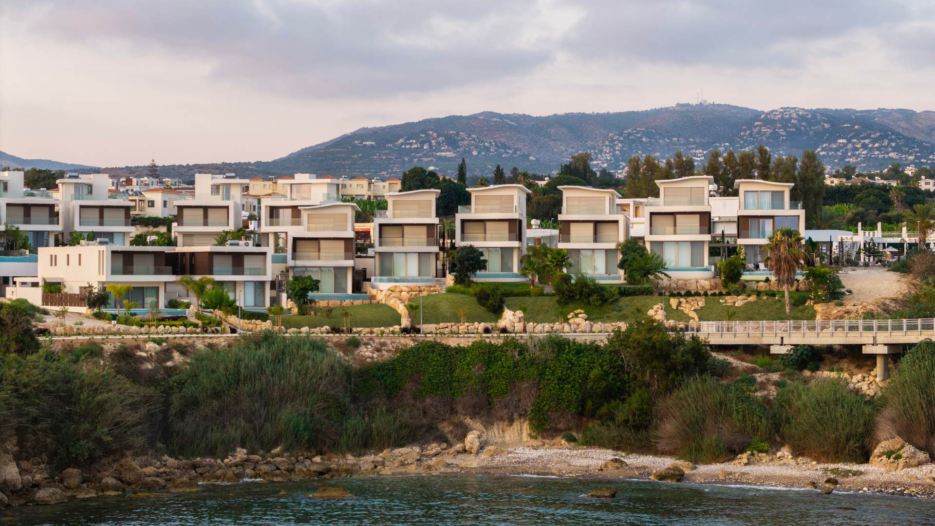 Paphos Kissonerga 4 Bedroom Villas / Houses For Sale LPT86774