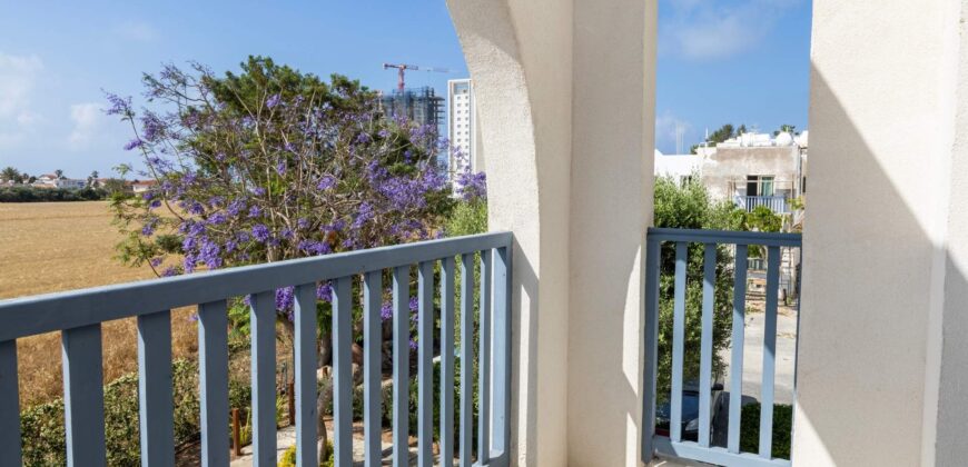Kato Paphos 2 Bedroom Apartments / Penthouses For Sale LPT81310