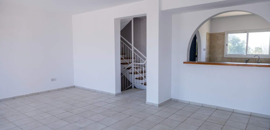 Paphos Chloraka 4 Bedroom Villas / Houses For Sale LPT39056