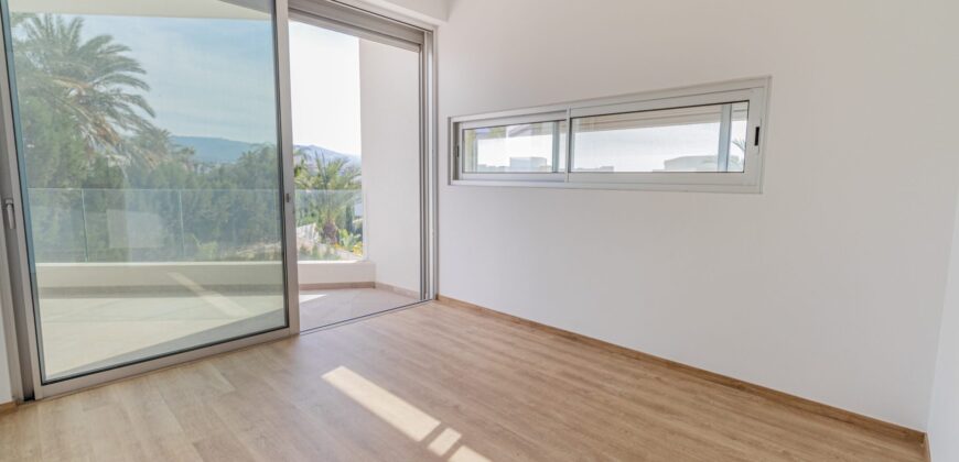 Paphos Coral Bay 4 Bedroom Villas / Houses For Sale LPT10522