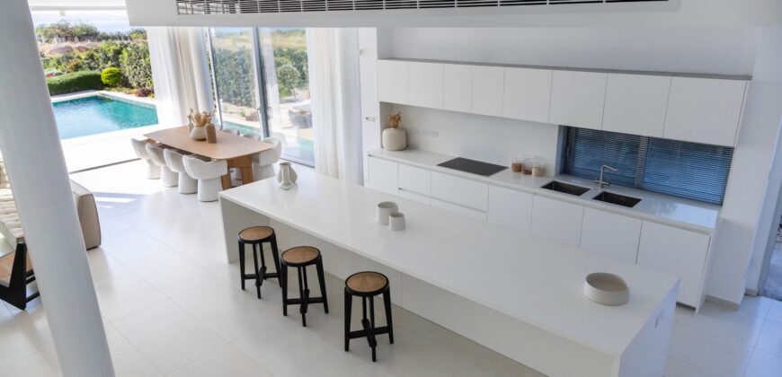 Paphos Coral Bay 5 Bedroom Villas / Houses For Sale LPT10289