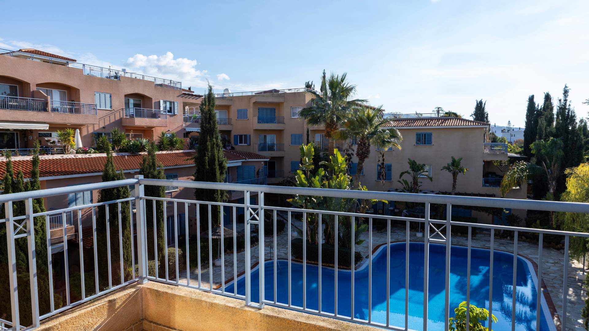 Paphos Peyia 2 Bedroom Apartments / Penthouses For Sale LPT83402