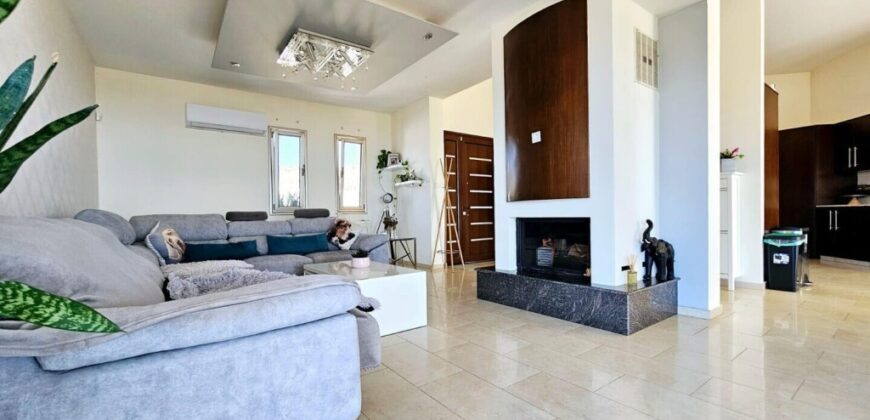 Paphos Armou Bungalow 4Bdr For Sale CPNC6911