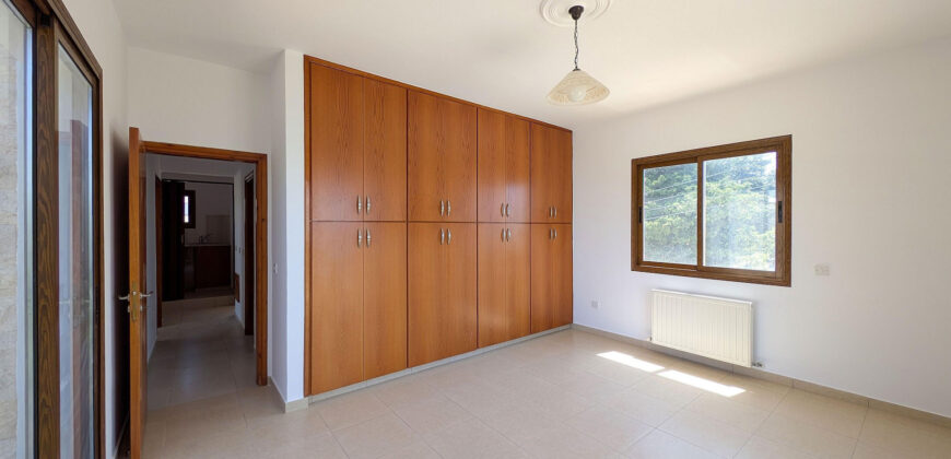 Paphos Ineia 4Bdr House For Sale NGM15010
