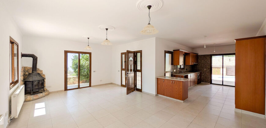 Paphos Ineia 4Bdr House For Sale NGM15010